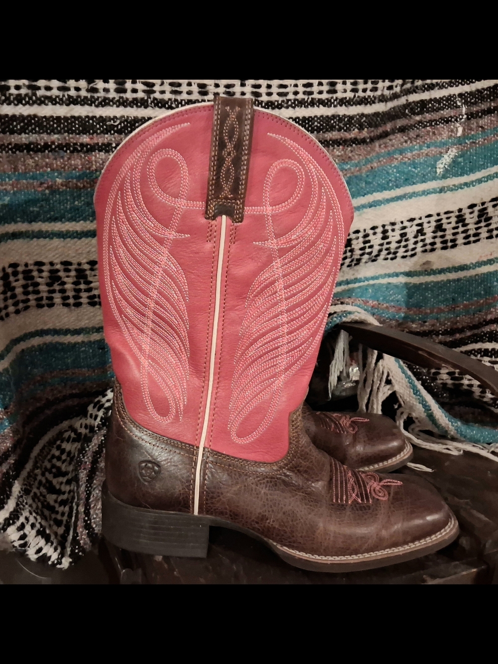 Ariat Pink Fabric Interior Shoe Label